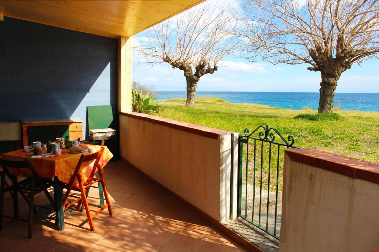 House On The Sea Villa Mascali Exterior foto